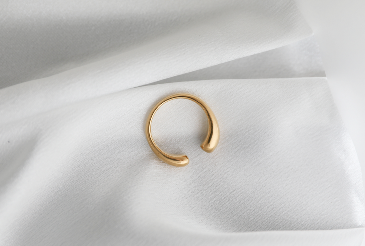 Exquisite Asymmetrical Open Ring